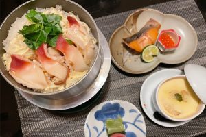 ホッキ貝の釜飯